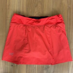 Arc'teryx hiking skort tennis  skirt size S coral color excellent condition